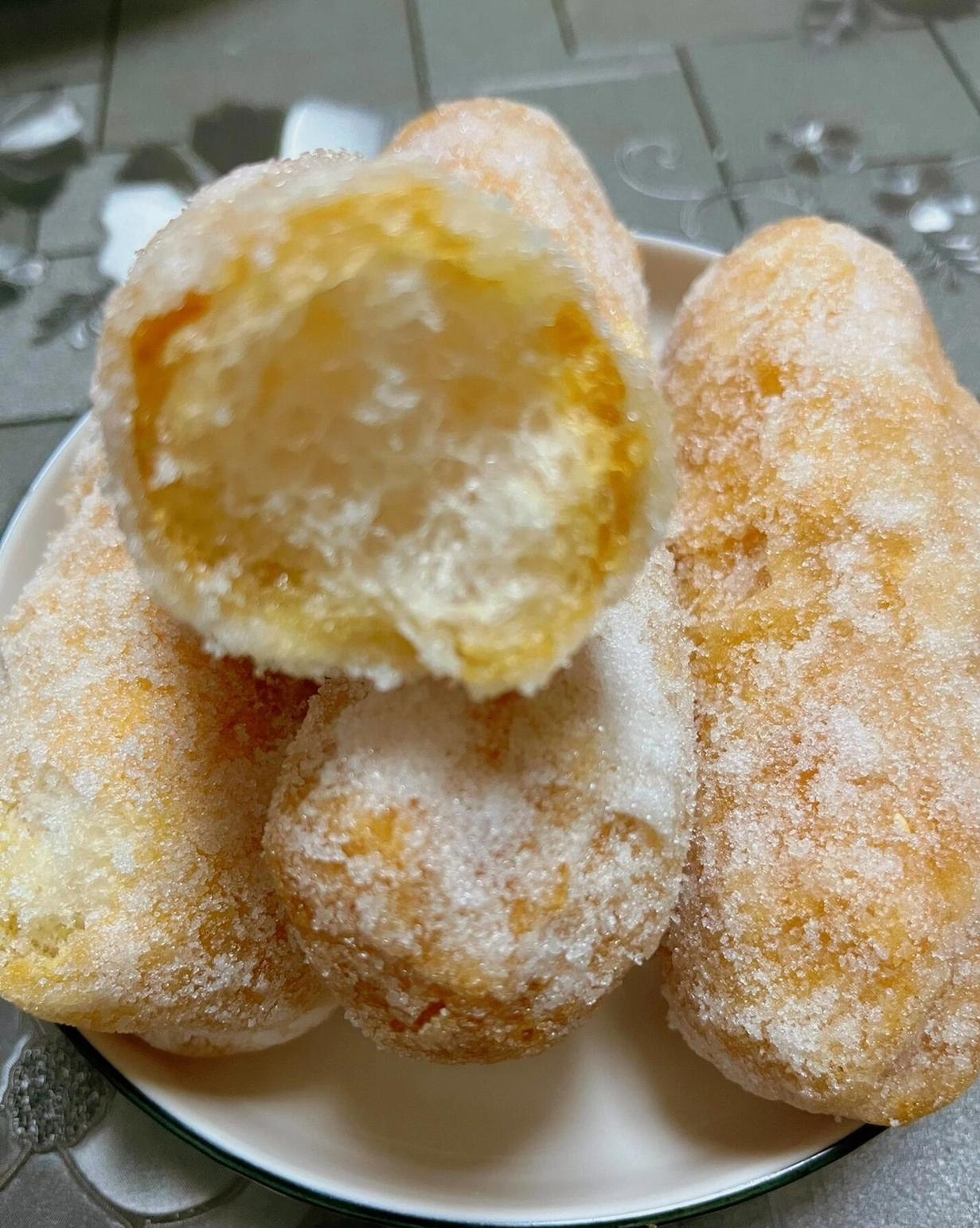 他说以前过年的时候家家户户都会买来吃,几乎所有