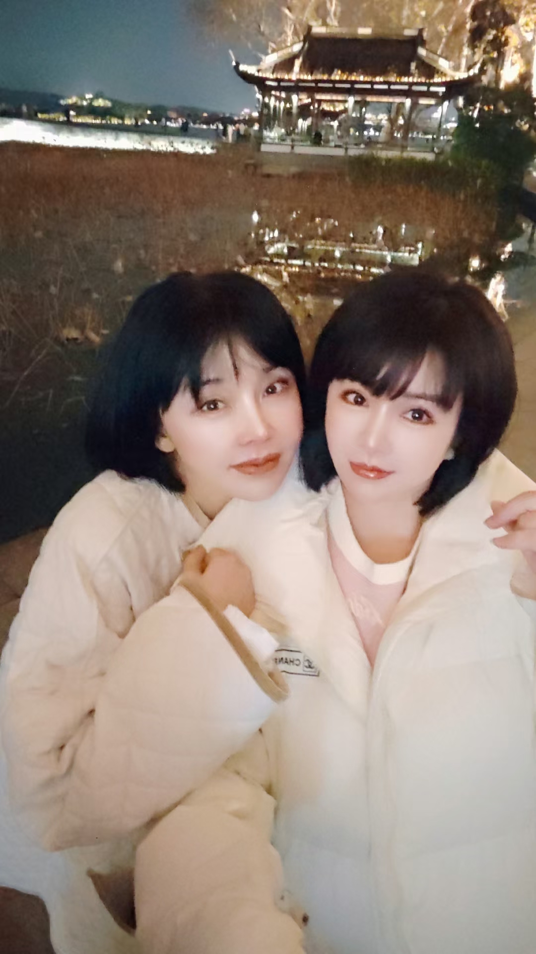 看银花火树,星流九陌;彤联彩牖,福映千川