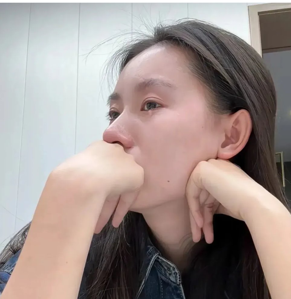 刚结婚那阵儿,我觉得夫妻之间嘛,感情好最重要,钱不钱的也没太在意