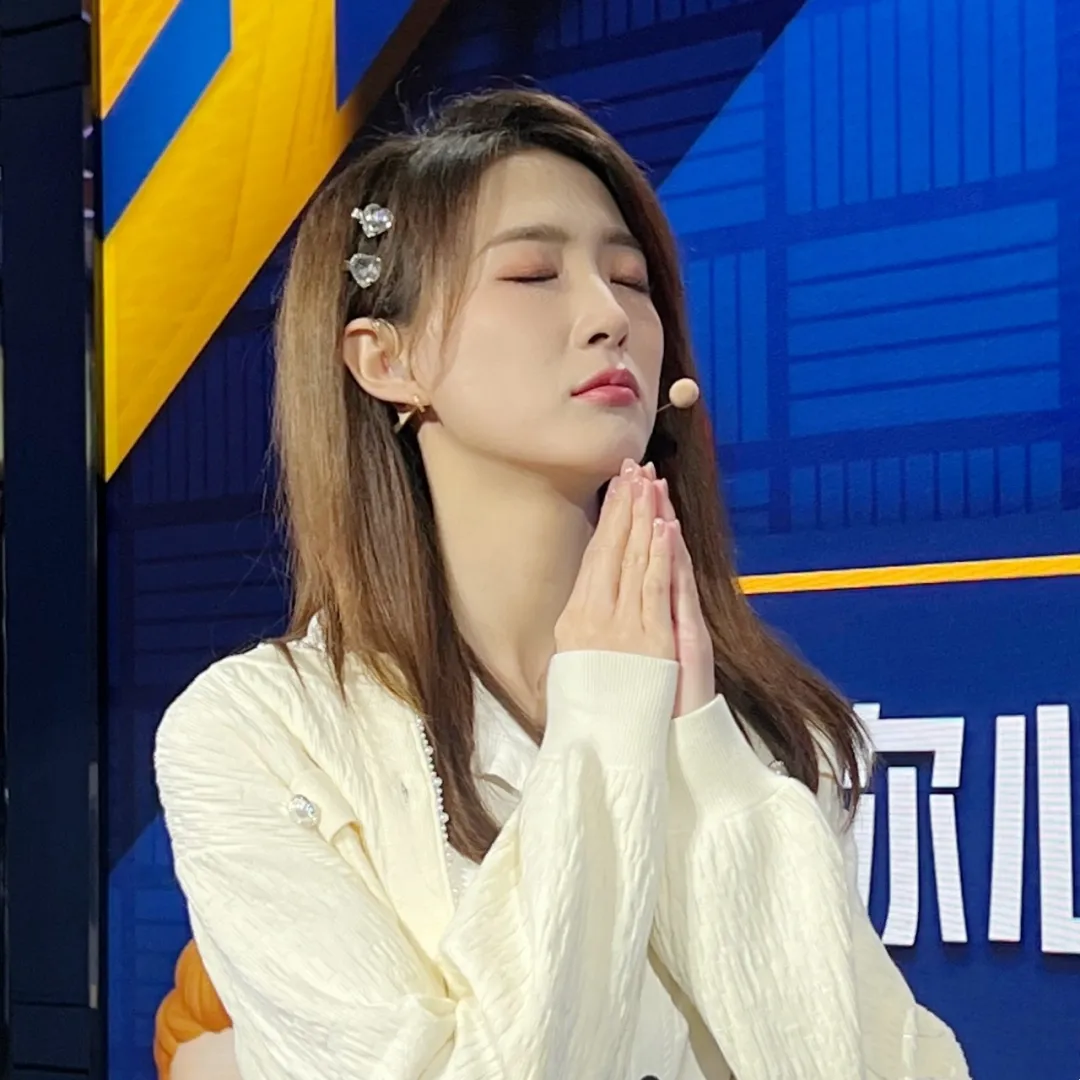 大长腿,真迷人 有球迷提到腾讯nba女主播雪儿,她原名宋雪莹,出生于