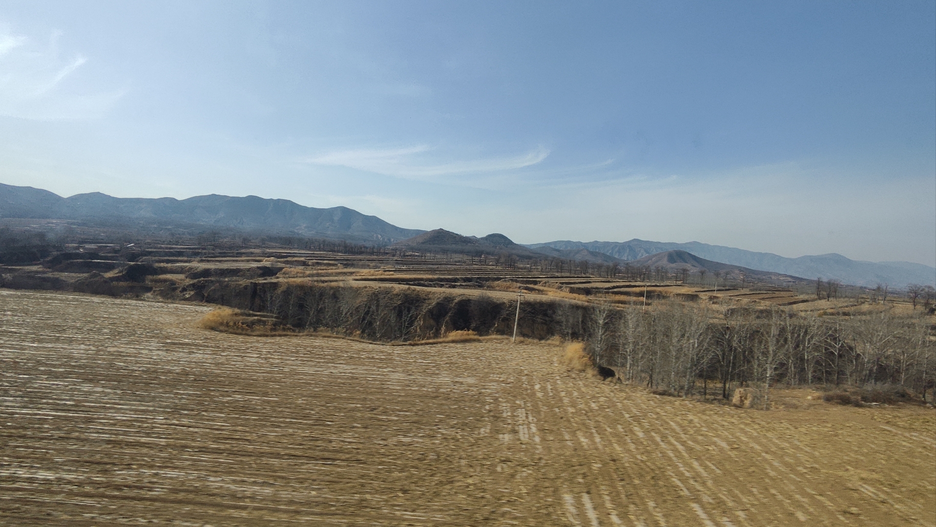 晋北的苍茫大地,辽阔而雄混,这就是北方的典型大地#我的旅行