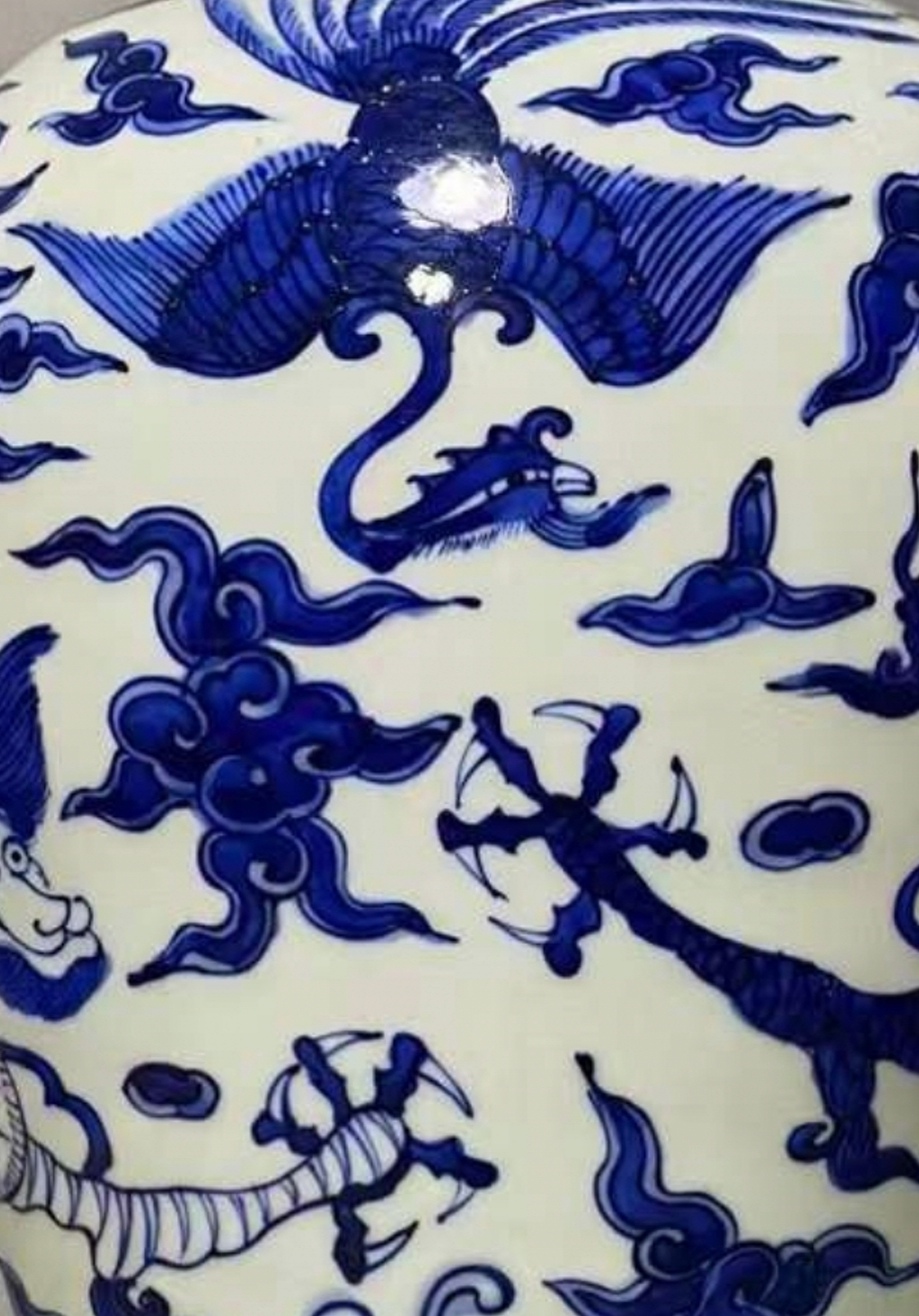 嘉靖回青料特征,蓝中泛紫,像紫药水发色