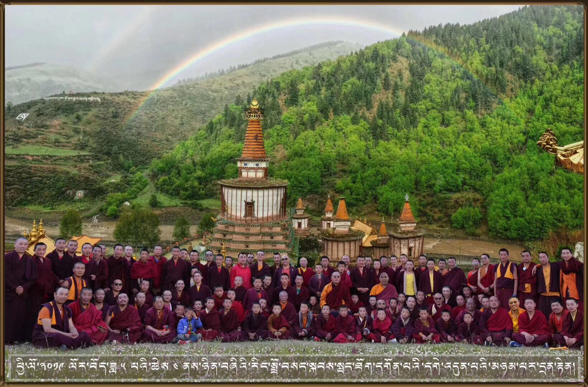 棒托寺位于长江支流则曲河边,属于安多地区南部有十八大峡谷之一的则