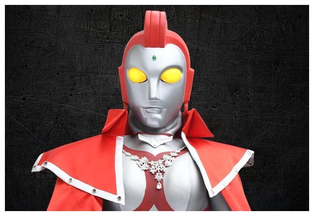 尤莉安奥特曼角色经历1