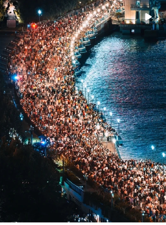 第二届“小球大爱”足球赛闭幕 700余名小将以赛募善暖童渝超联赛-重庆城市足球联赛赛程-直播比分入口心