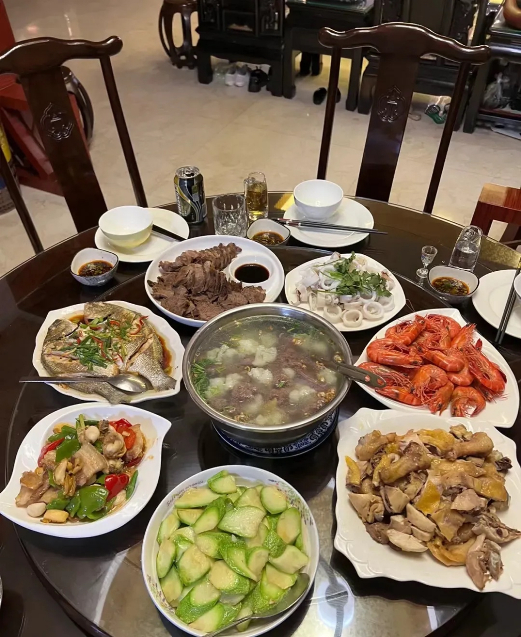 母亲节我妈做一桌子菜,给奶奶和姑姑吃,真不想过这个破节了.