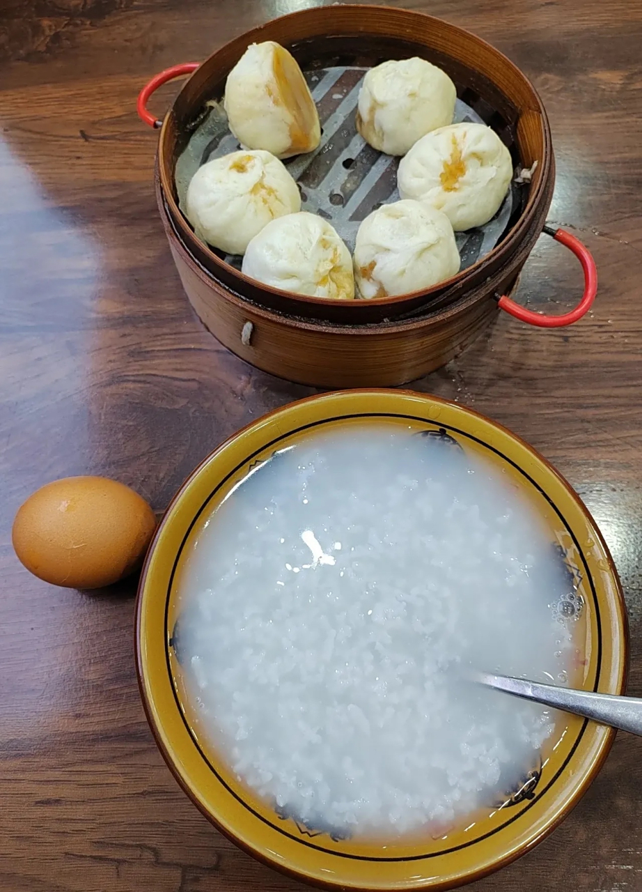 8元的包子2元的稀饭3元的鸡蛋,你们觉得18线城市的消费水平高吗?