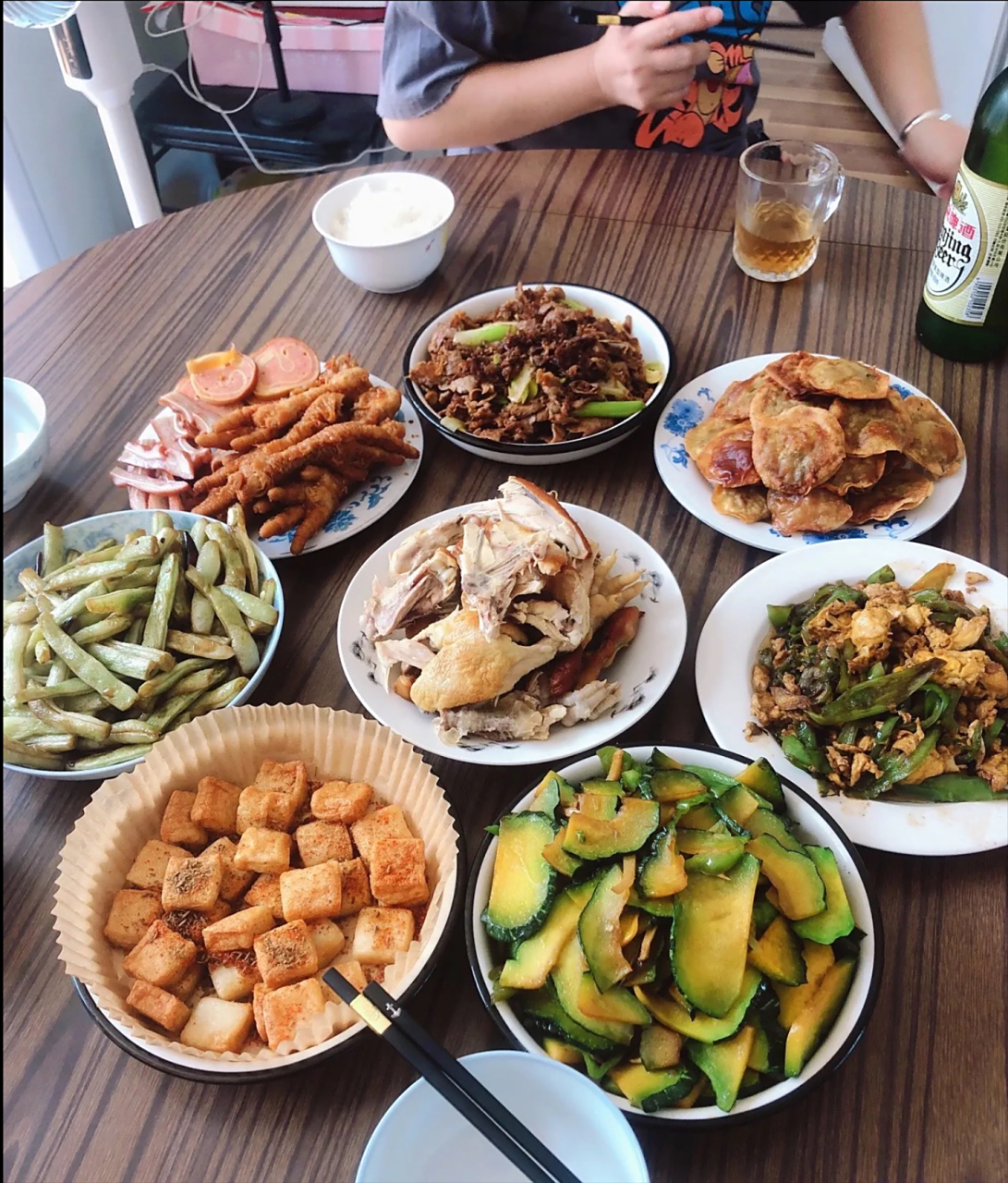 几十年的好兄弟,我去他家吃图一他来我家吃图二还嫌三嫌四,难道世界上