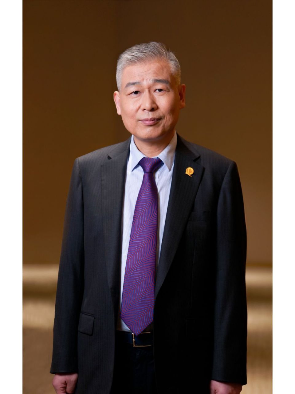 据天眼查,赵长龙已是恒大集团公司法人,董事长,总经理!