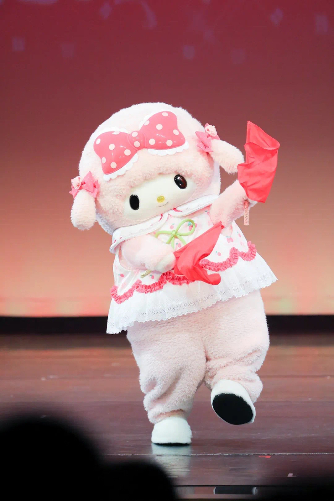 军训是许多大学生入学后必须经历的一项重要活动