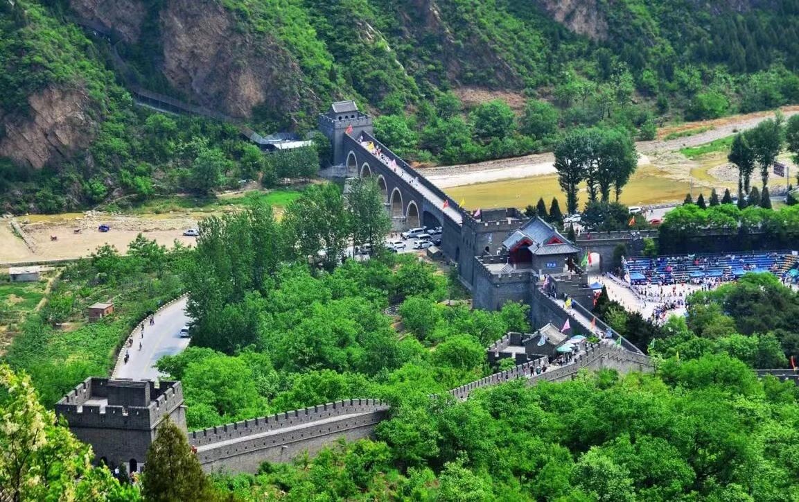 地址:天津市蓟州城北28公里  黄崖关长城:这是中国北方著名的长城之一