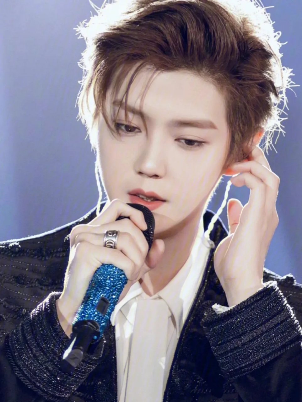 1,陈都灵对家现在想方设法想让她的学霸人设崩坏,但挺难的.