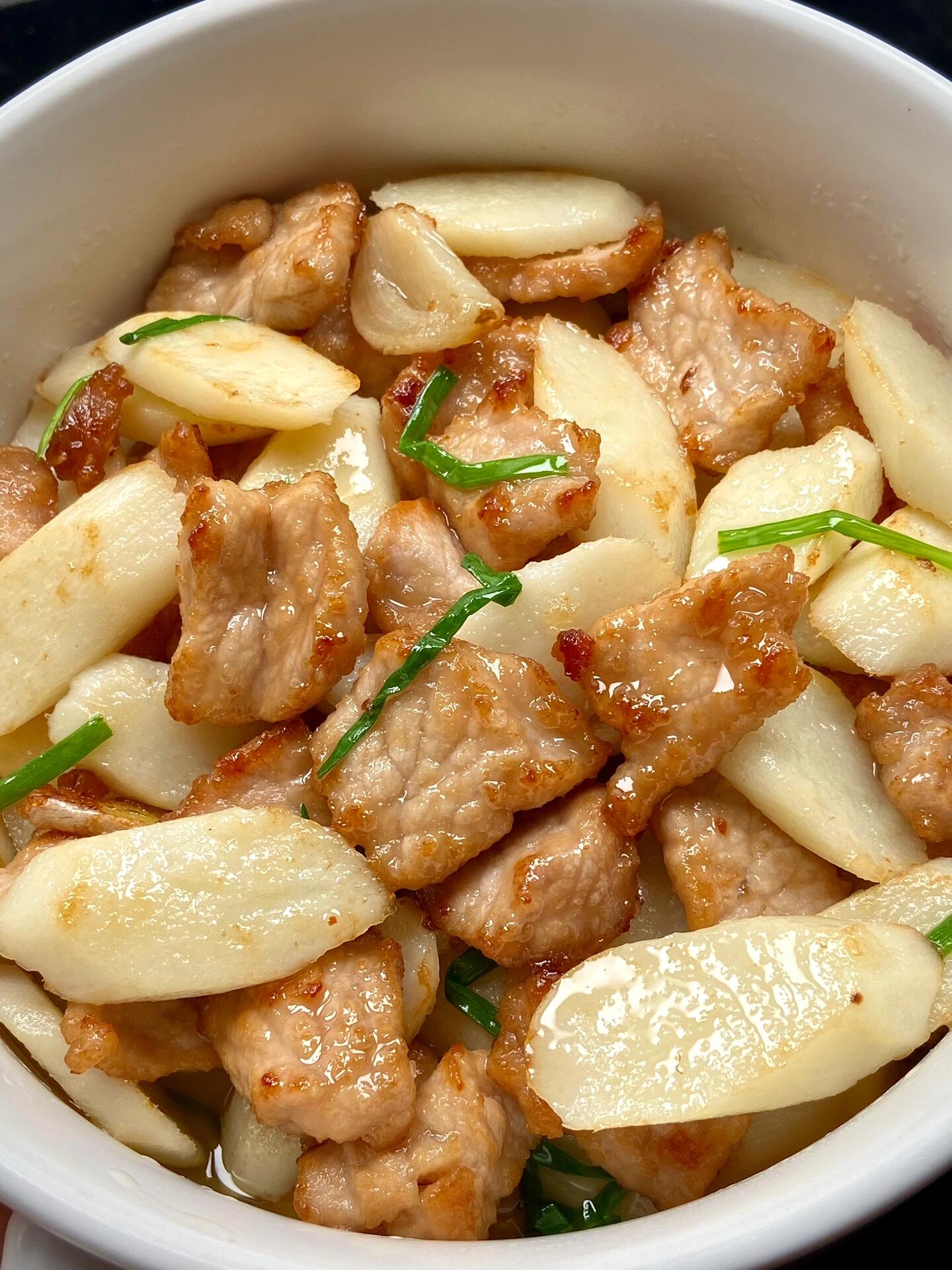 谁没吃过这道山药炒肉片都我做起来,这样做巨下饭