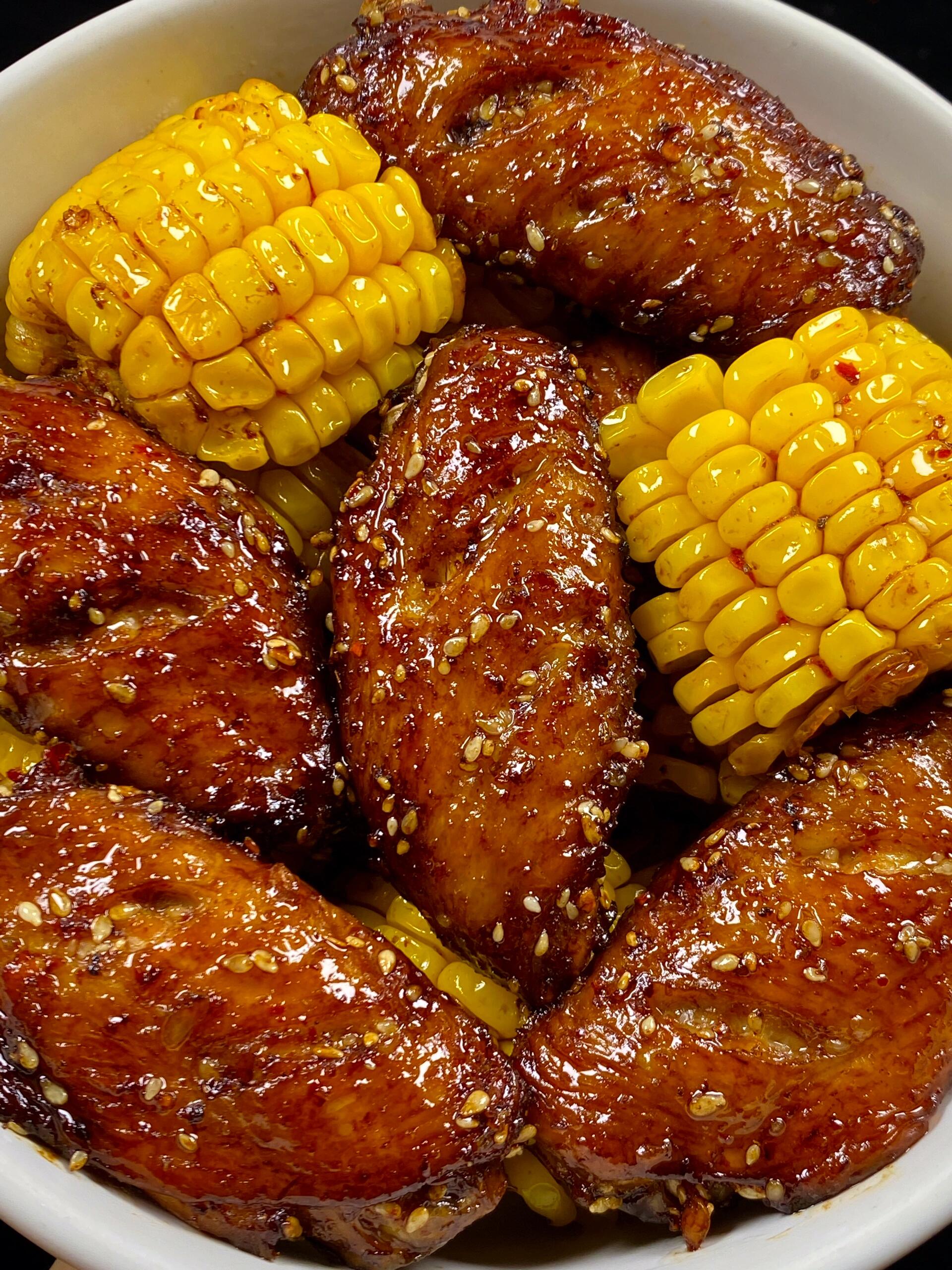 鲜嫩的空气炸锅做的烤玉米鸡翅真的是香迷糊了!