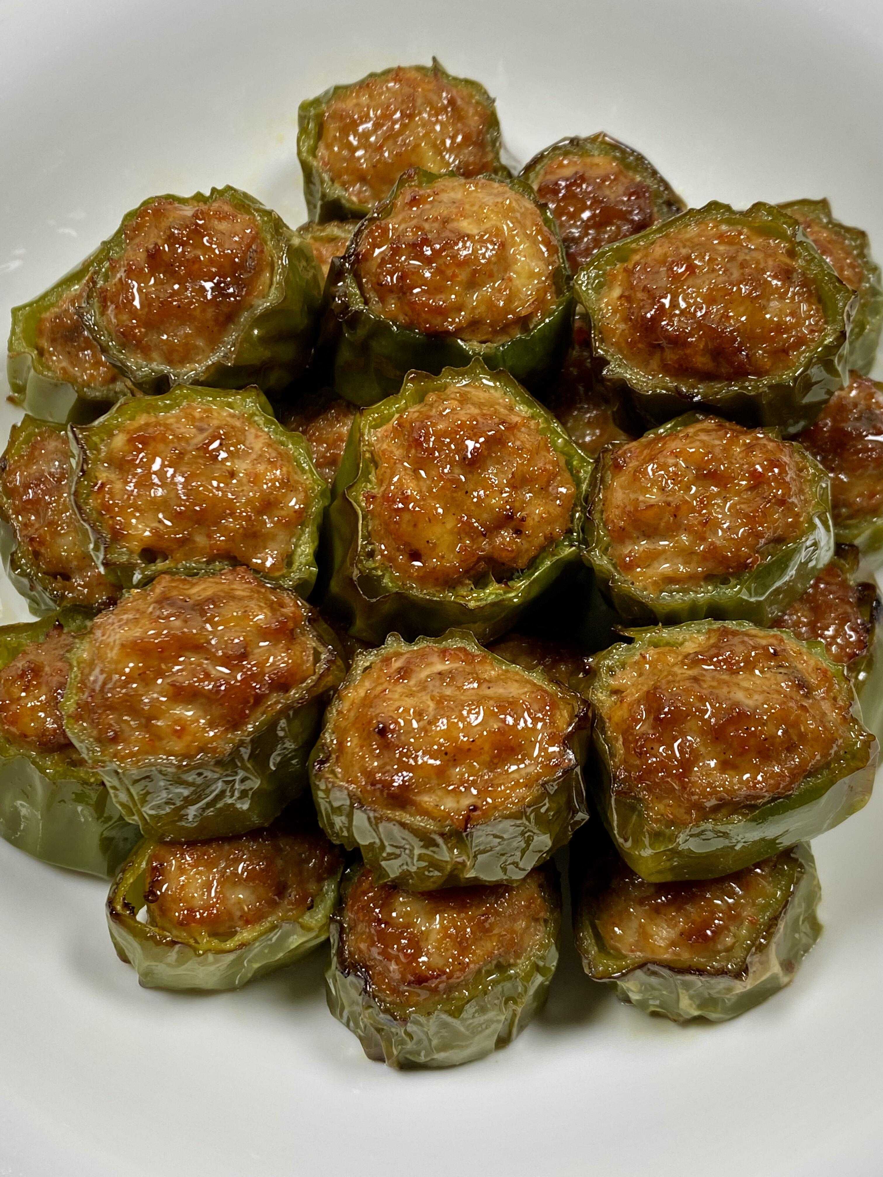 今天分享的是炸锅做的青椒酿肉.@热门美食推荐的动态