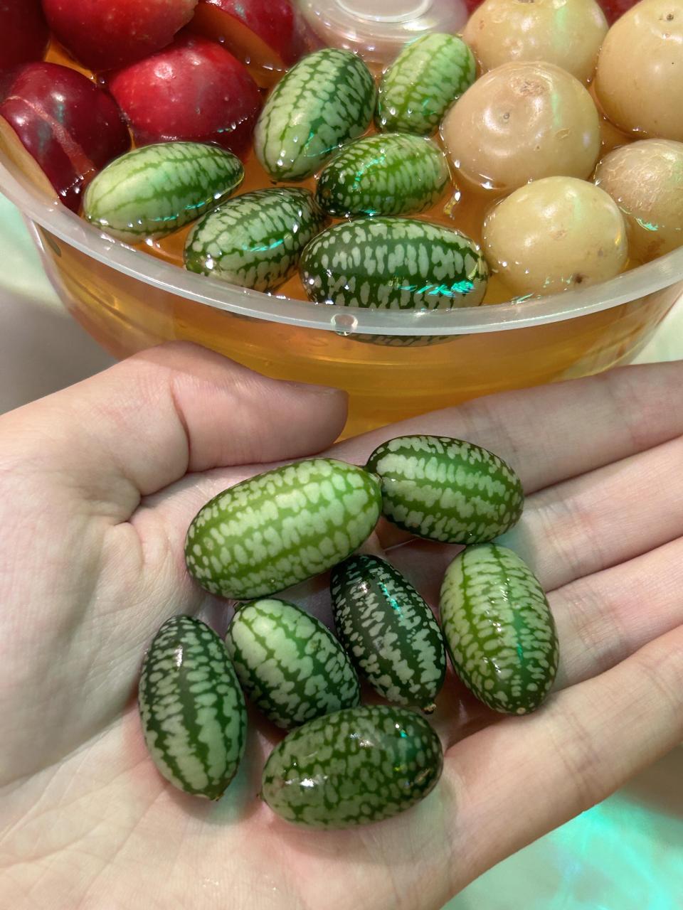 我天!今天吃了快有10个西瓜了