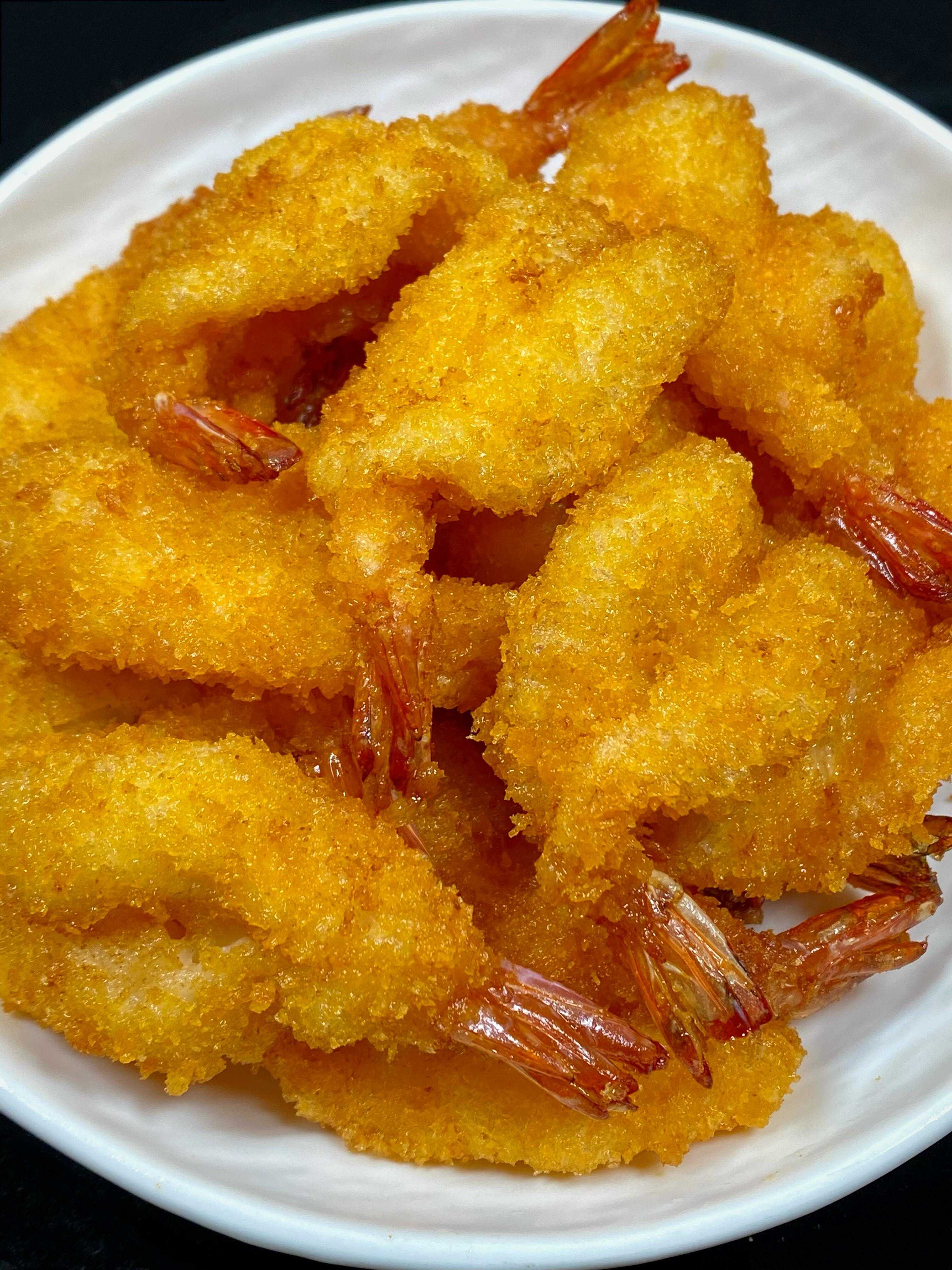 酥脆的面包糠炸大虾真的一绝,巨好吃!