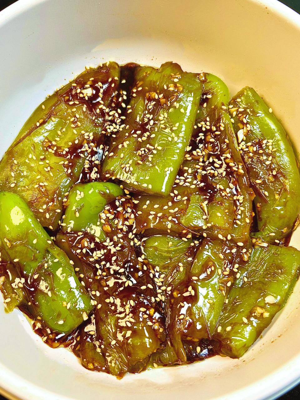 蒜蓉虎皮青椒真的好简单,特别下饭!