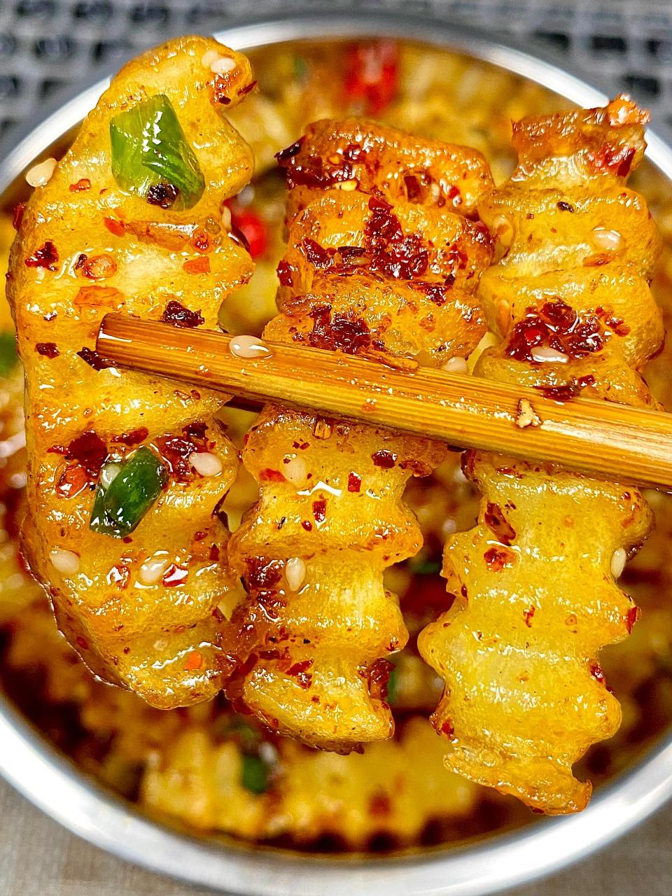 感觉以前的土豆都白吃了||土豆脑袋的姐妹快来试试这个凉拌狼牙土豆