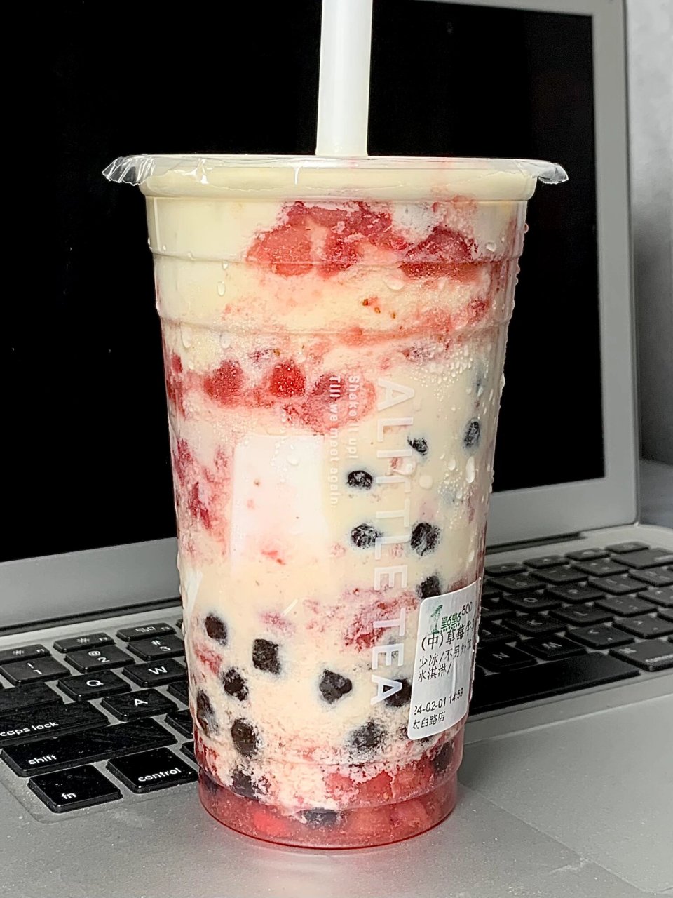 后悔只点了中杯…好喝到不想说话08||草莓牛乳绿茶77奶霜77冰淇