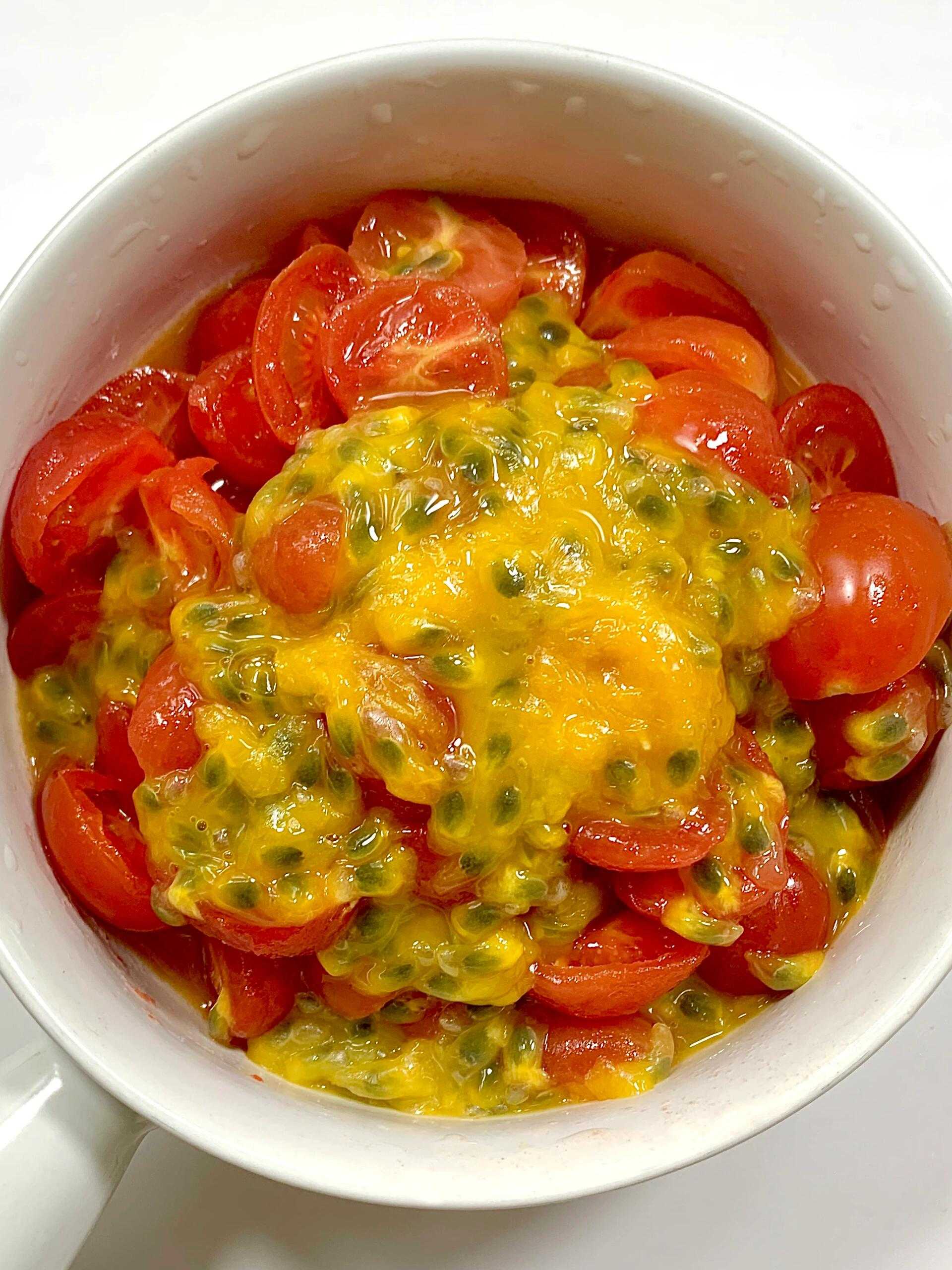 圣女果百香果白糖,拌匀腌半小时就好了 真的有被惊艳到!