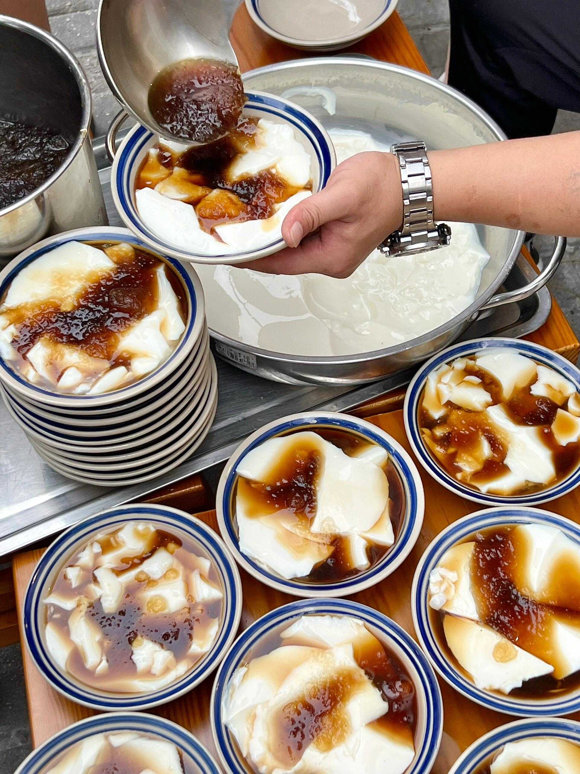 苏州街头偶遇的!红糖冰豆花!