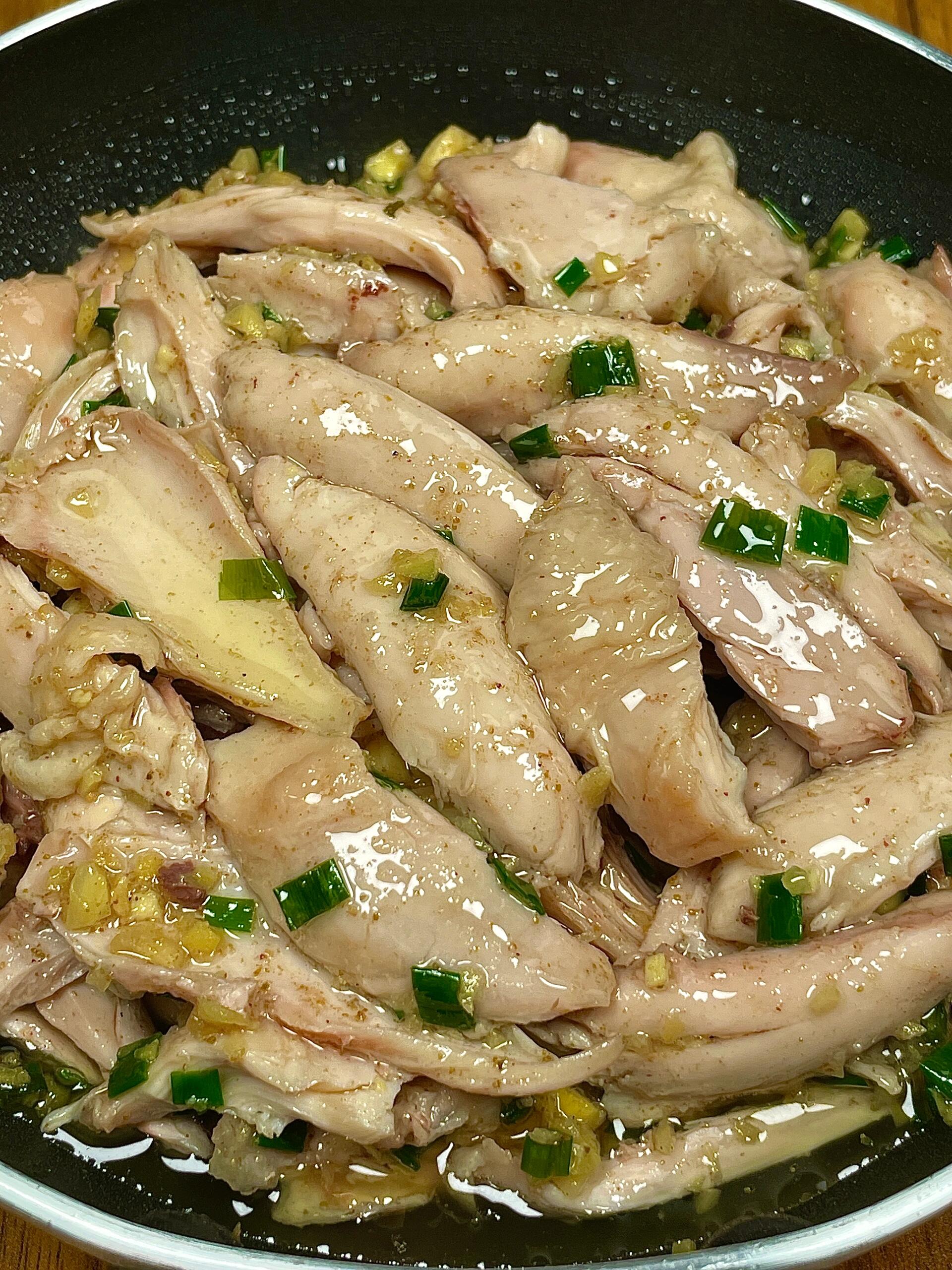 广式葱姜鸡真的香迷糊了! 鸡腿鲜嫩多汁,老少皆宜!