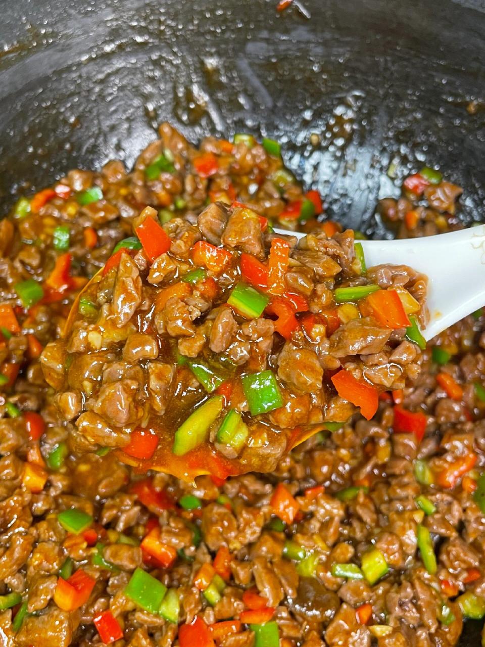 好吃到99||双椒碎牛肉!好吃到停不下来!