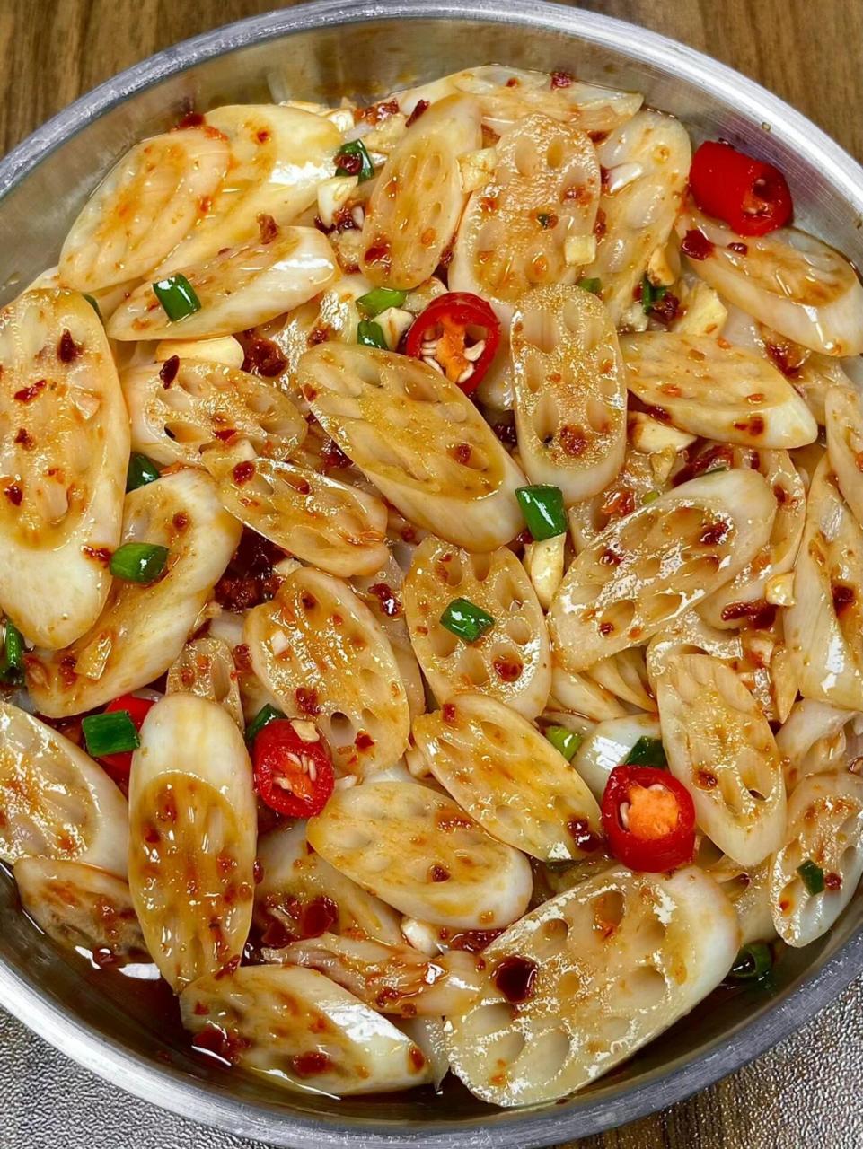 还没有吃过这个凉拌酸辣藕带的朋友你们真的要去试