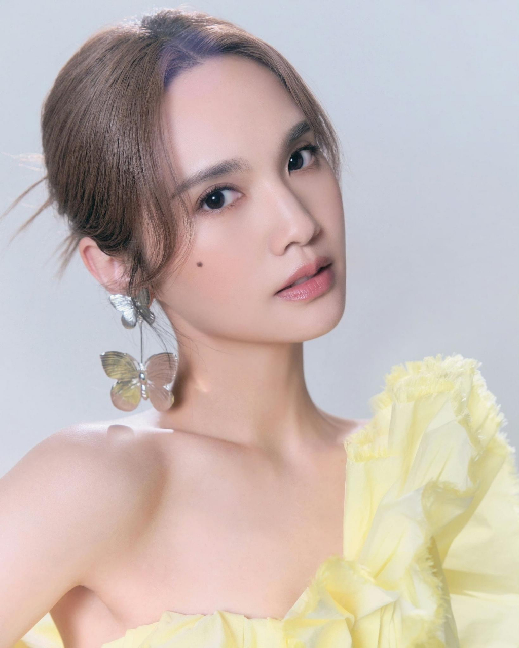 杨丞琳还是比较适合长发吧,像她早期出道时.