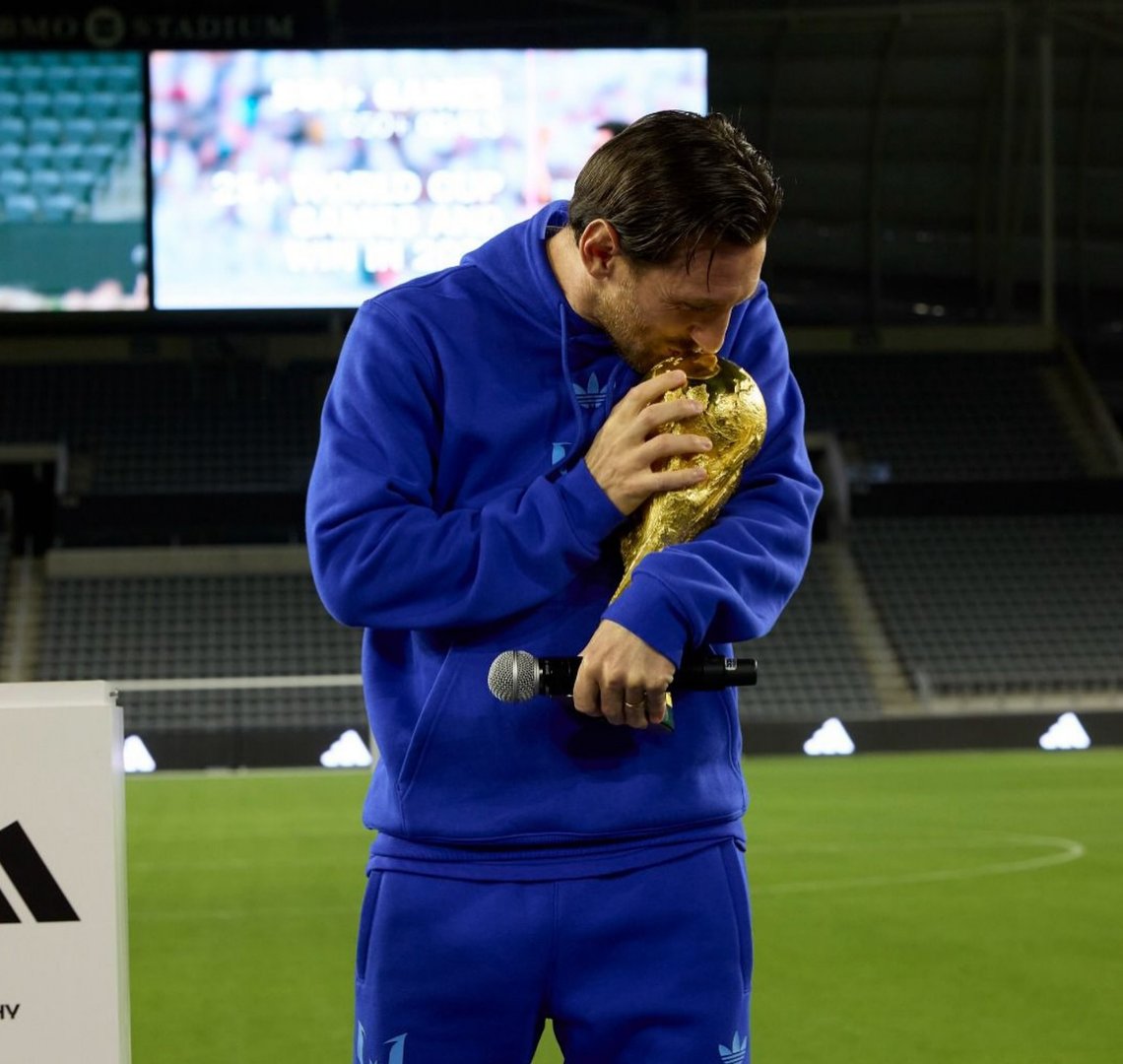 关于斯内德谈2010年金球奖：梅西是当年的世界最佳，但我则更成功的信息