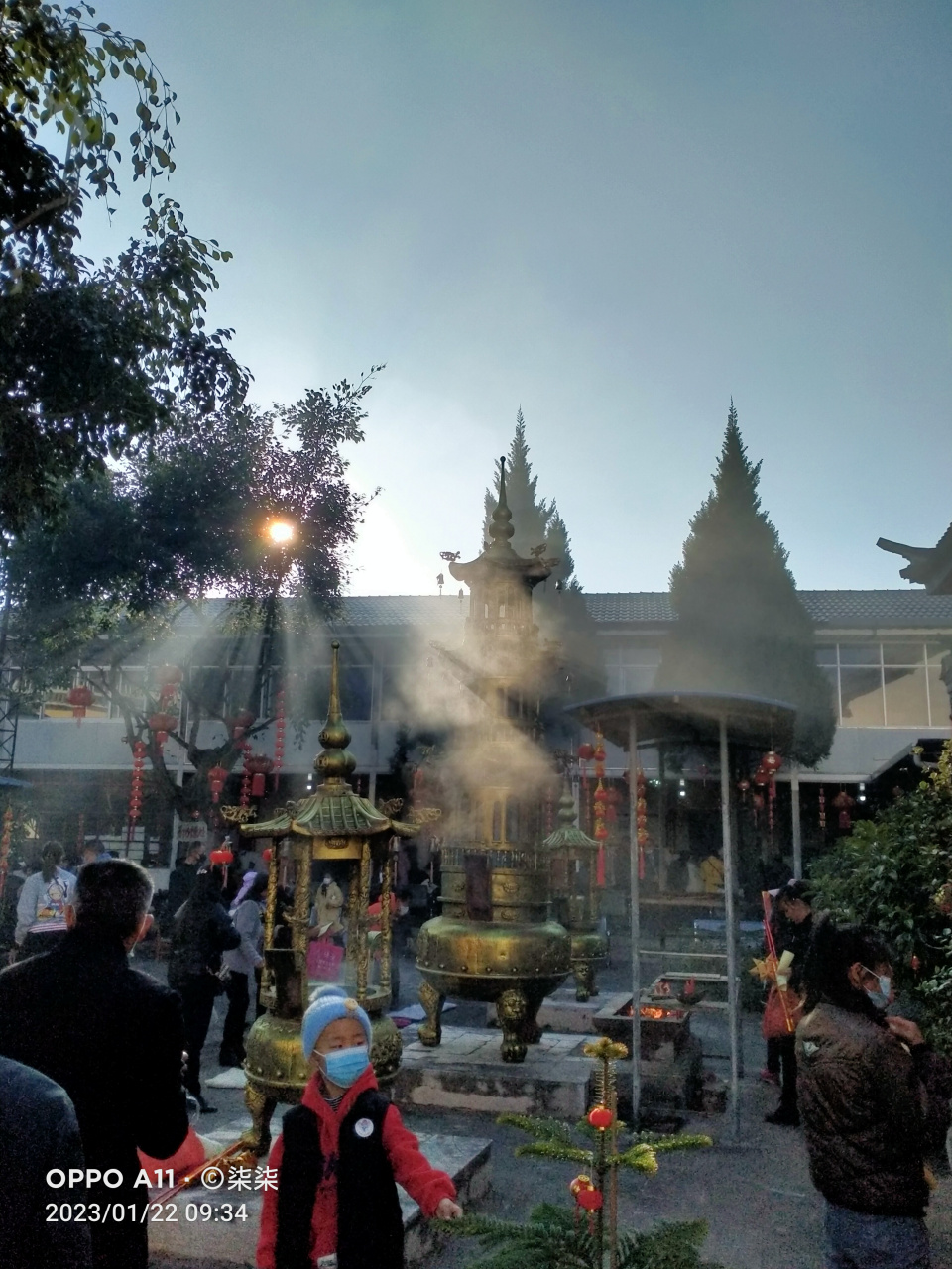 《晨烟牧野·一   没有声音的小卖部》         从我家里出门,只需走