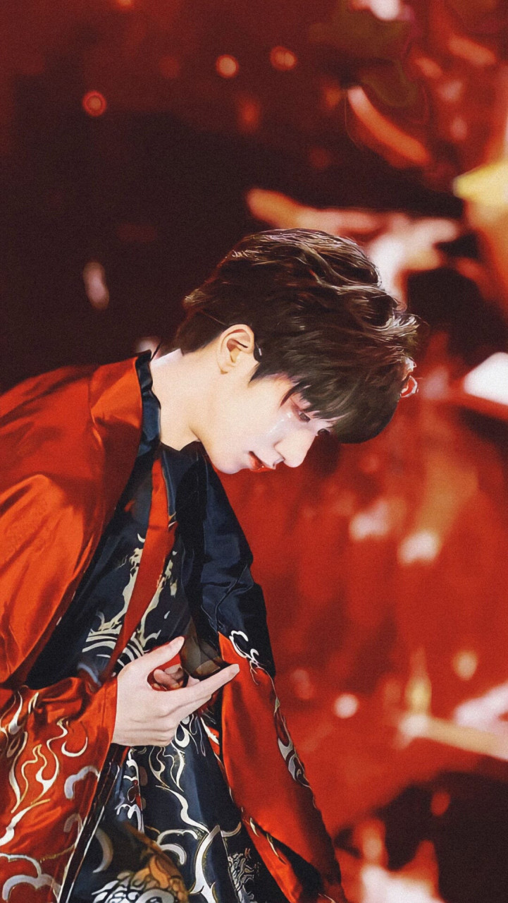 贺峻霖 闪闪发光的贺仙子,生日快乐呀!可能发的太晚.但是没关系.