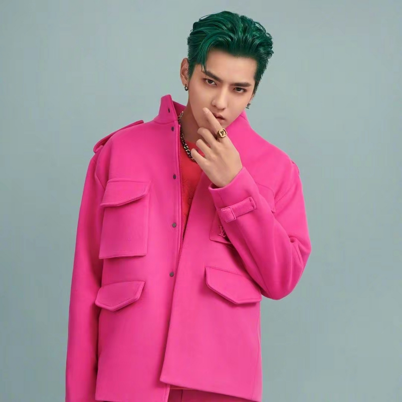 2021年7月31日,北京朝阳警方通报,吴亦凡因涉嫌犯强奸罪,已被刑事