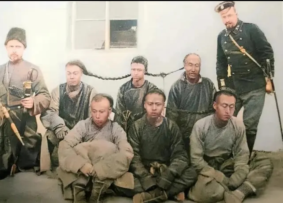 120年前,八国联军以剿灭义和团为由,占领北京,烧杀抢掠,奸淫妇女,无恶