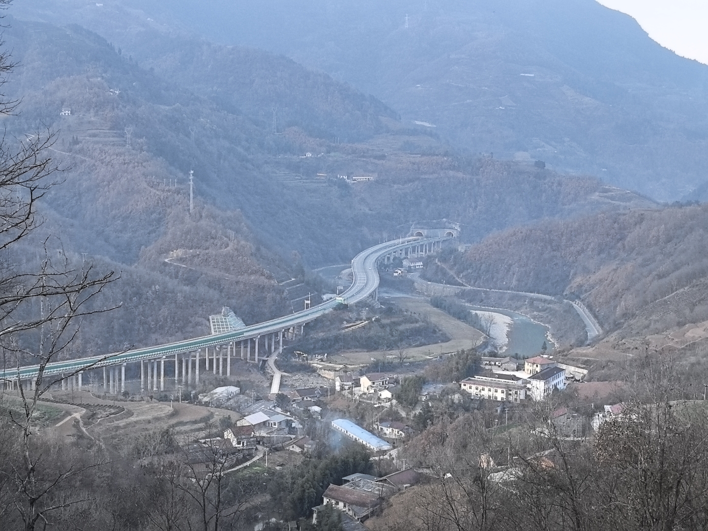 纪念的日子,那些奔波 砭貌患娜杖找挂怪沼诳梢杂懈龃⒌幕崃 !