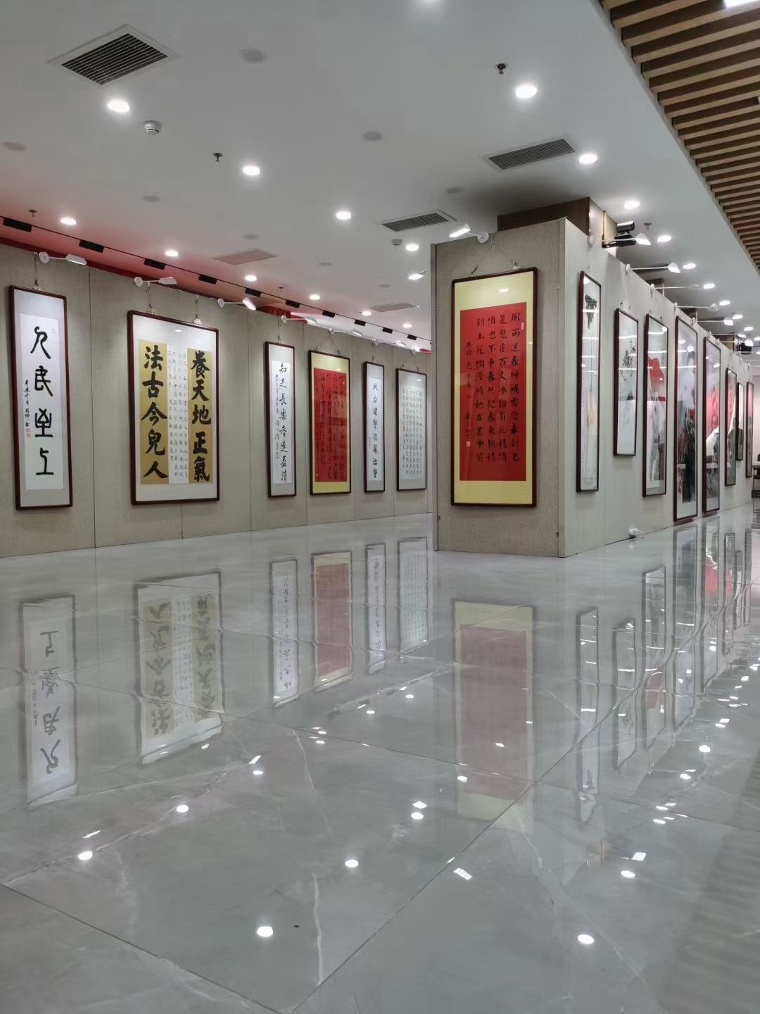 摄影作品展示墙图片