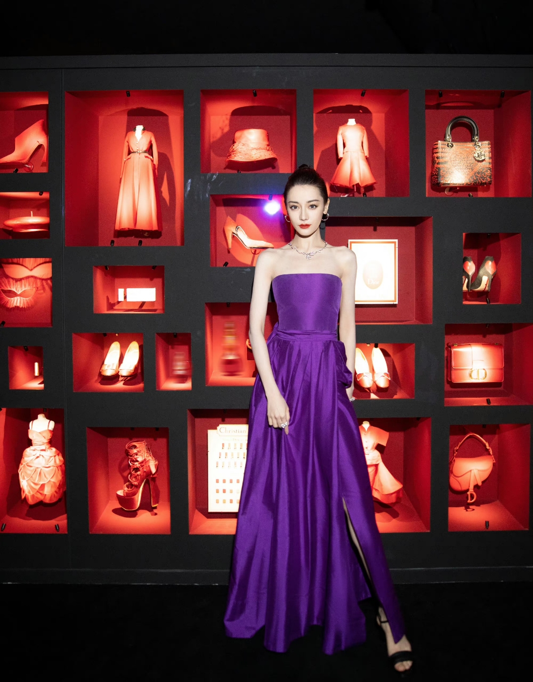 1,倪妮这两年的交往对象都是奔结婚去谈的.