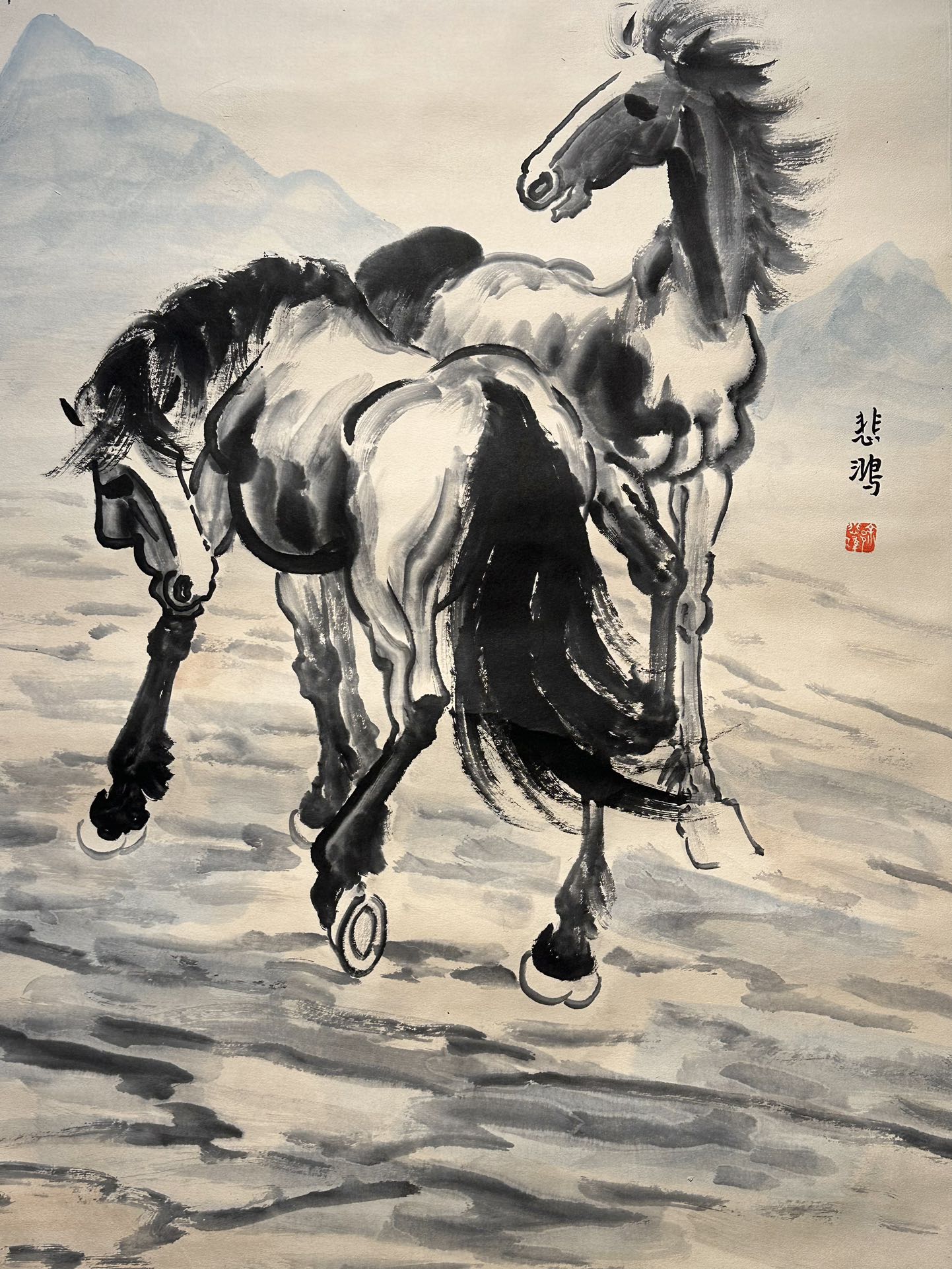 徐悲鸿精品四尺手绘《骏马图》一幅,画工精细,比例