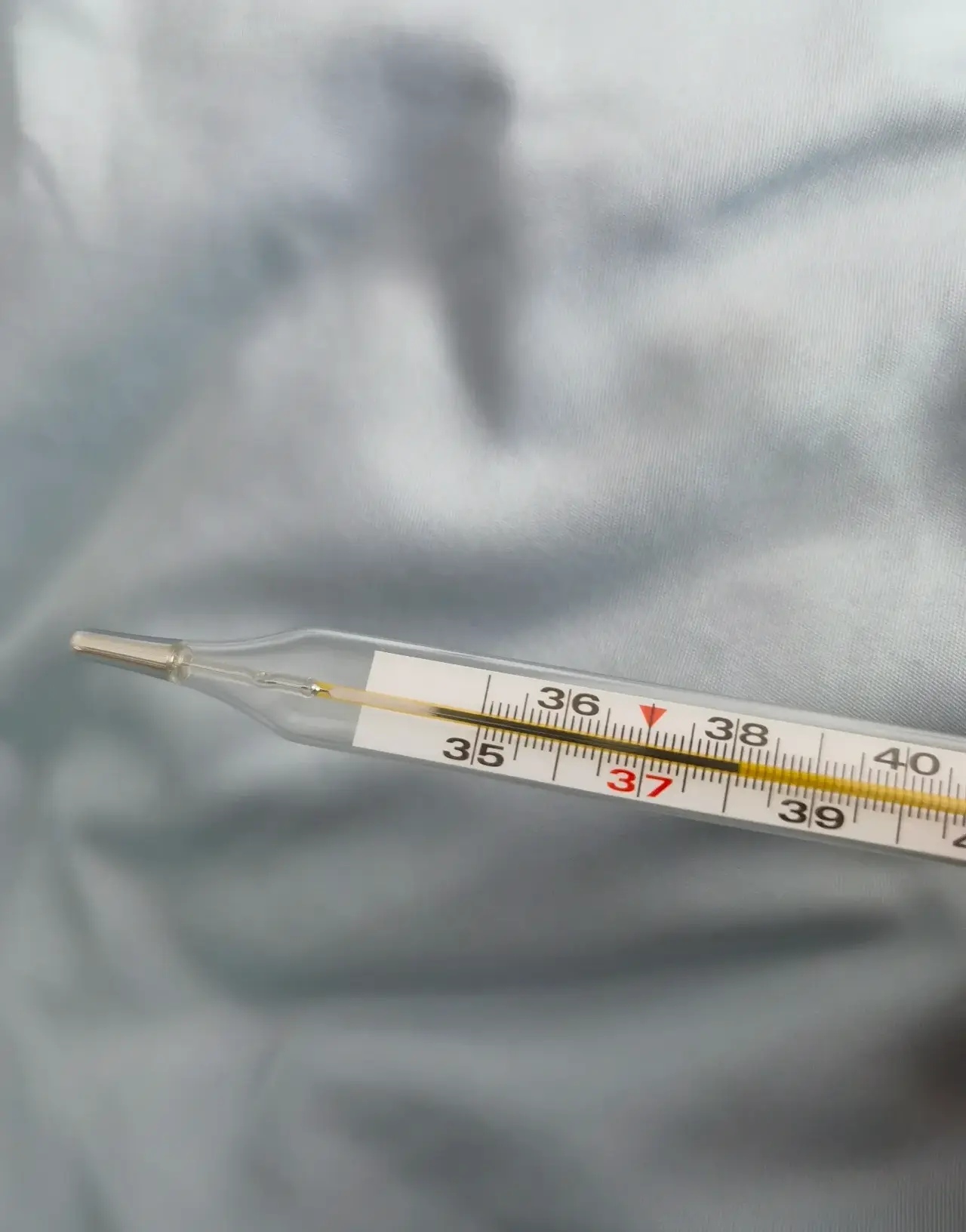 38度体温表图片38度图片 真实照片体温计发烧38图片清晰温度计38度