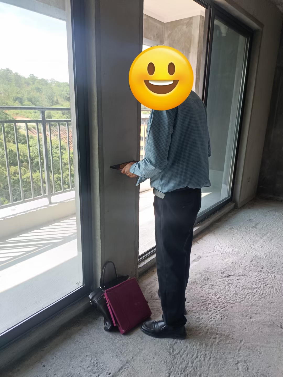 郴州越秀看房小故事 客户带风水大师来郴州越秀星汇城看房,罗盘一出