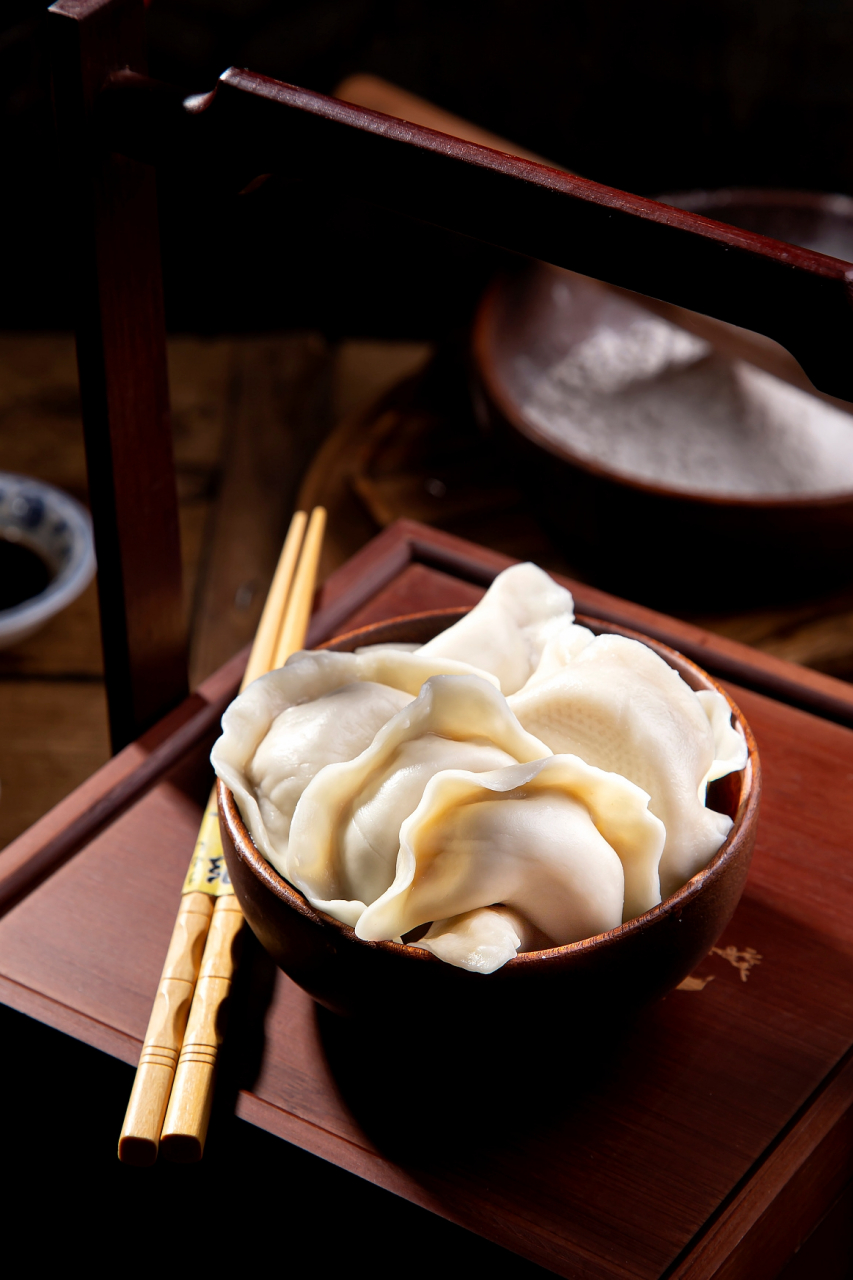 饺子原名娇耳,是医圣张仲景发明的