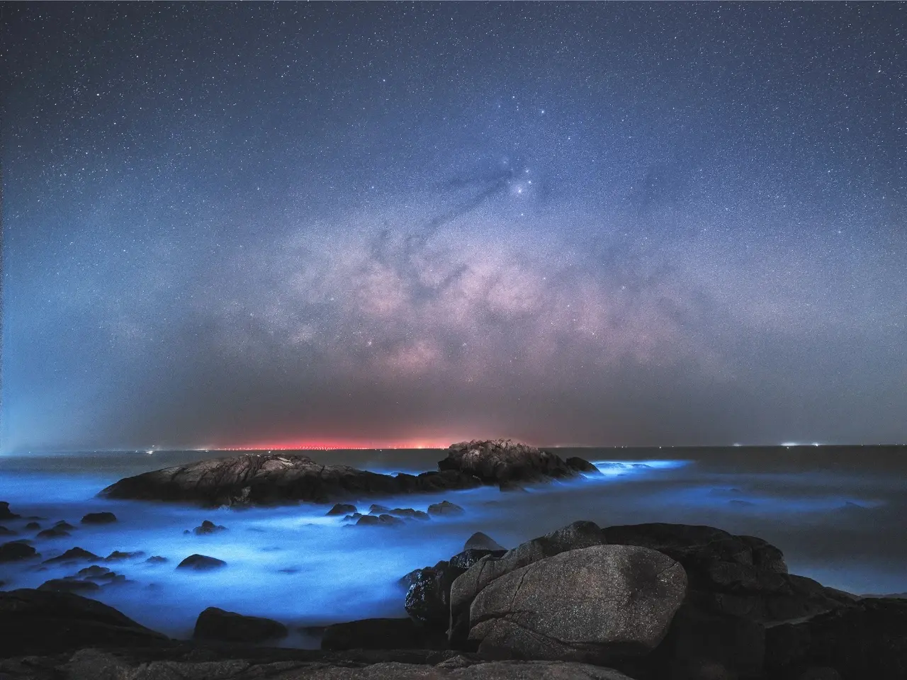 如梦令·晨星 江永红 倚窗独坐观天 穹空星烁月润 望烁光点点 却是