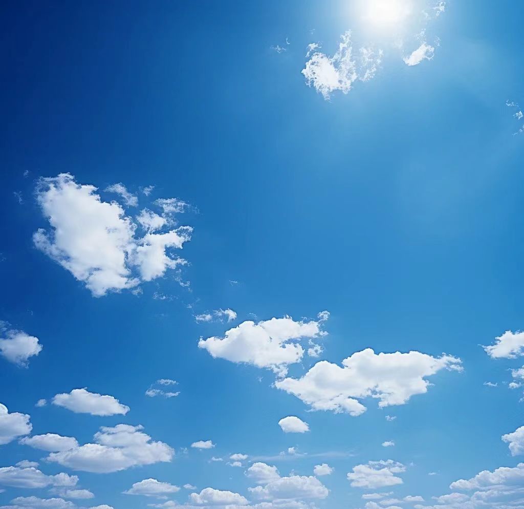 天空呈现蓝色是由于光的散射现象