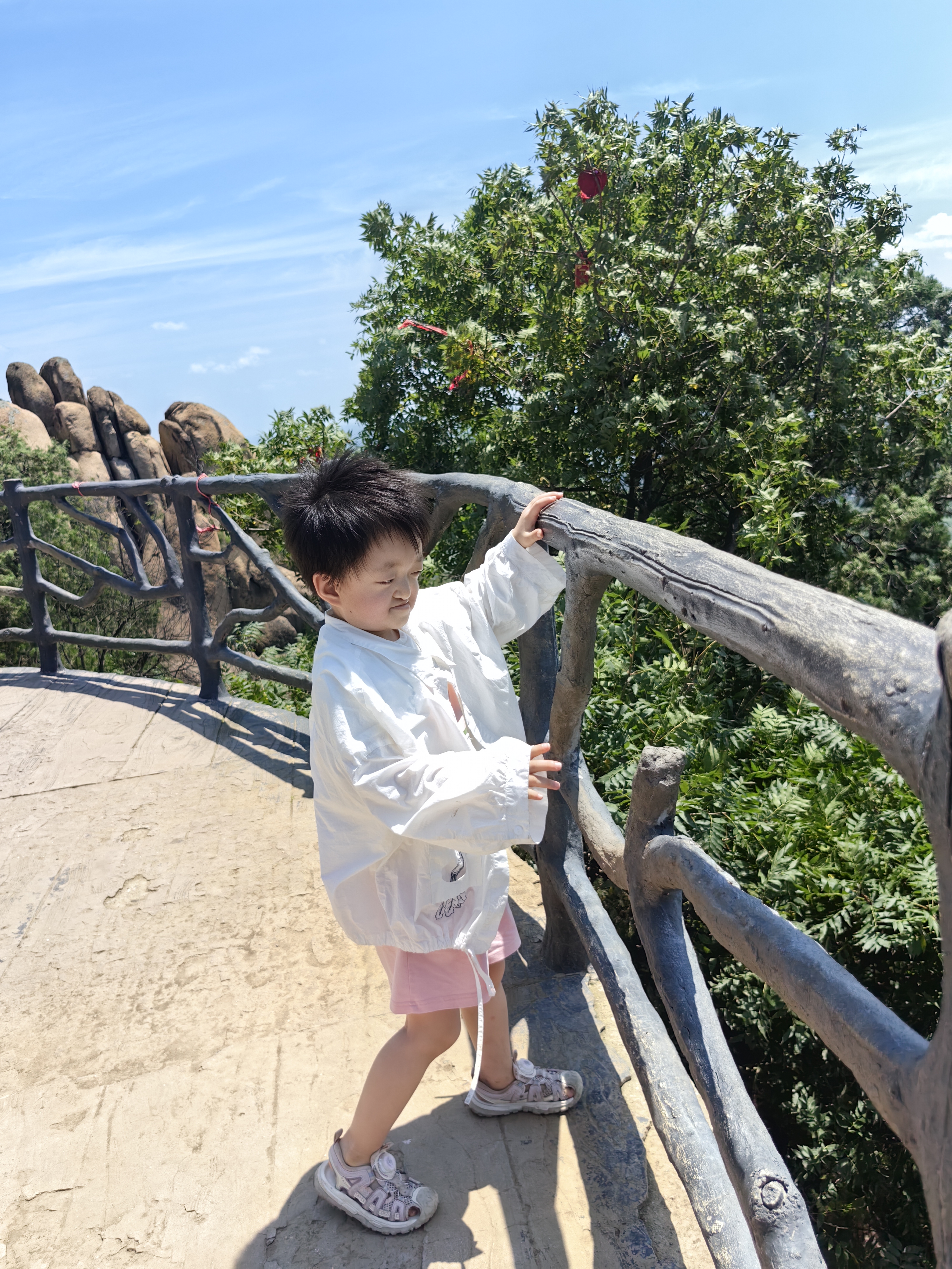 昆山颐景园小孩图片