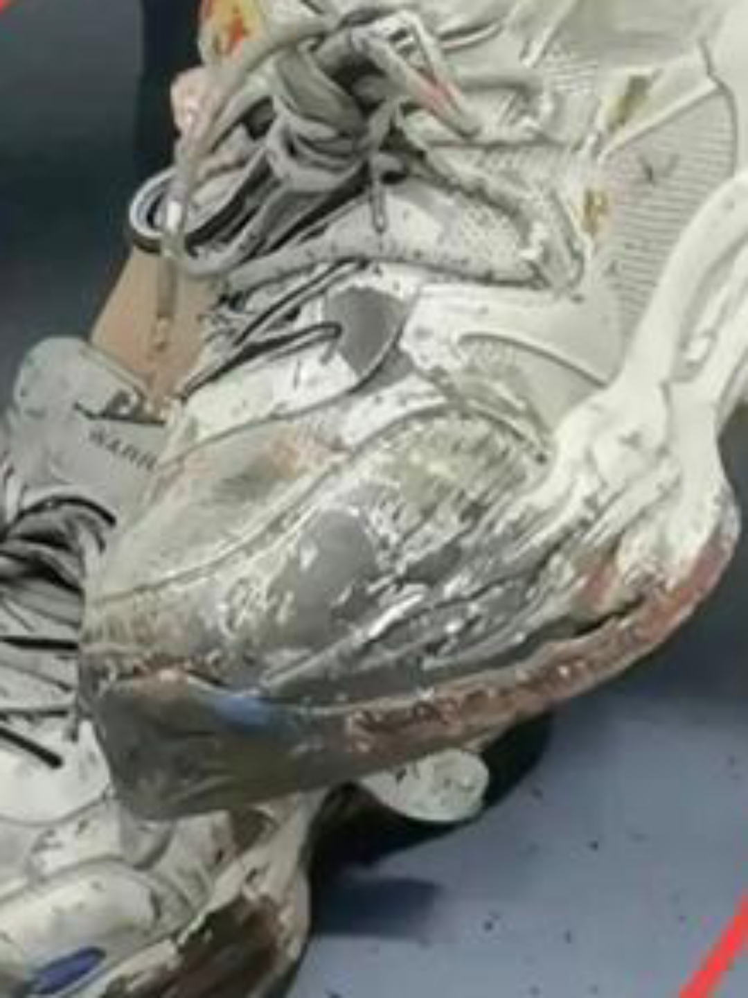 是不是就是为了给年轻人不用刷鞋专门设计的一款脏脏鞋呀?