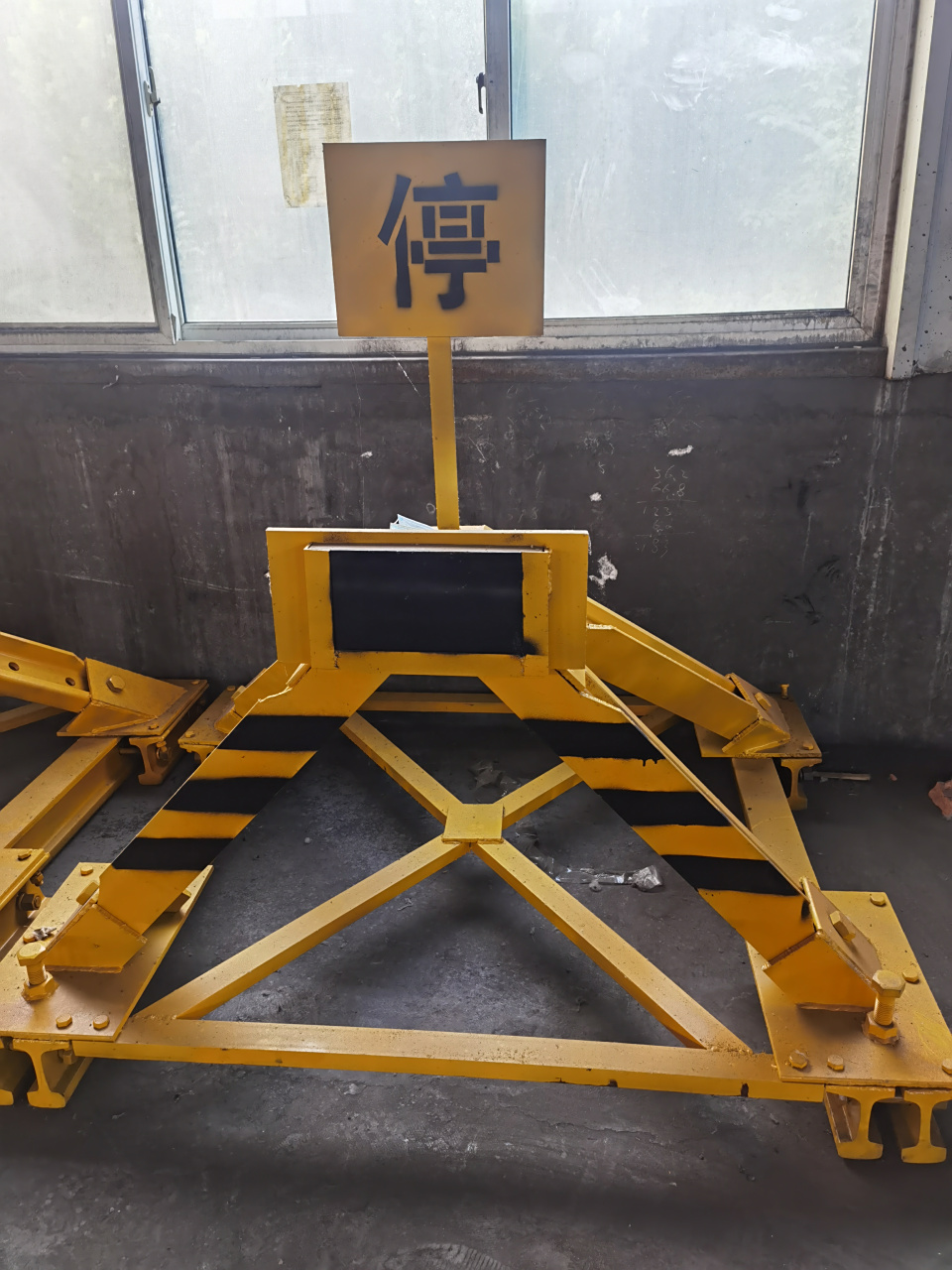 铁路档车器.