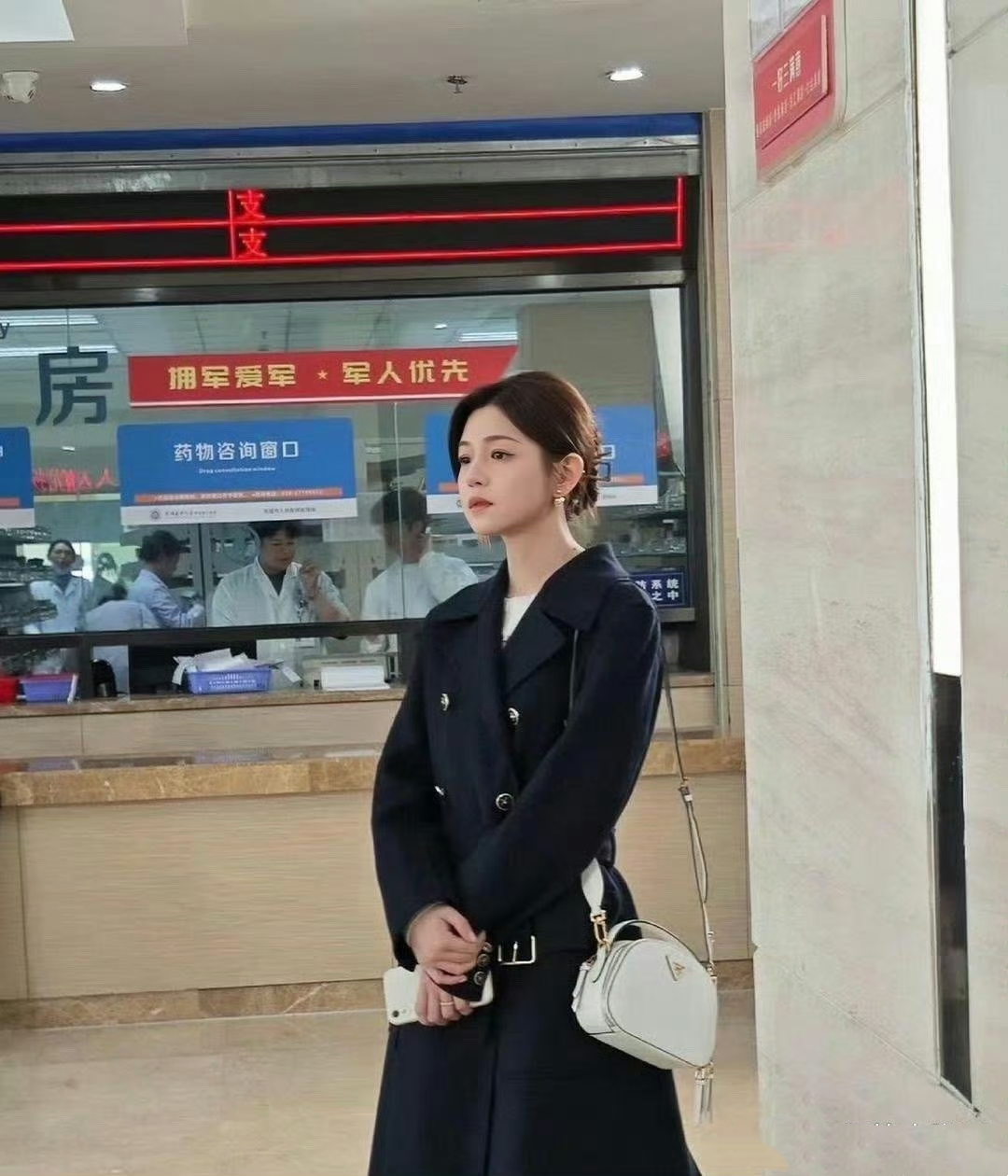 陈妍希 陈妍希的美丽超越镜头肌肤光滑如瓷身形优雅迷人