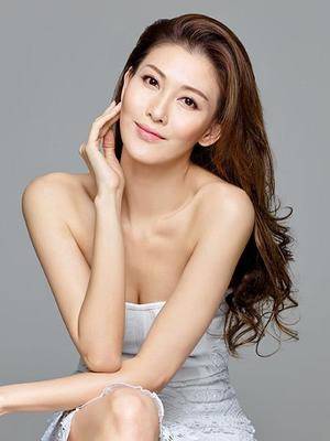 李彩桦香港娱乐圈"玉女掌门人"  李彩桦在2011年出演《回家的诱惑》