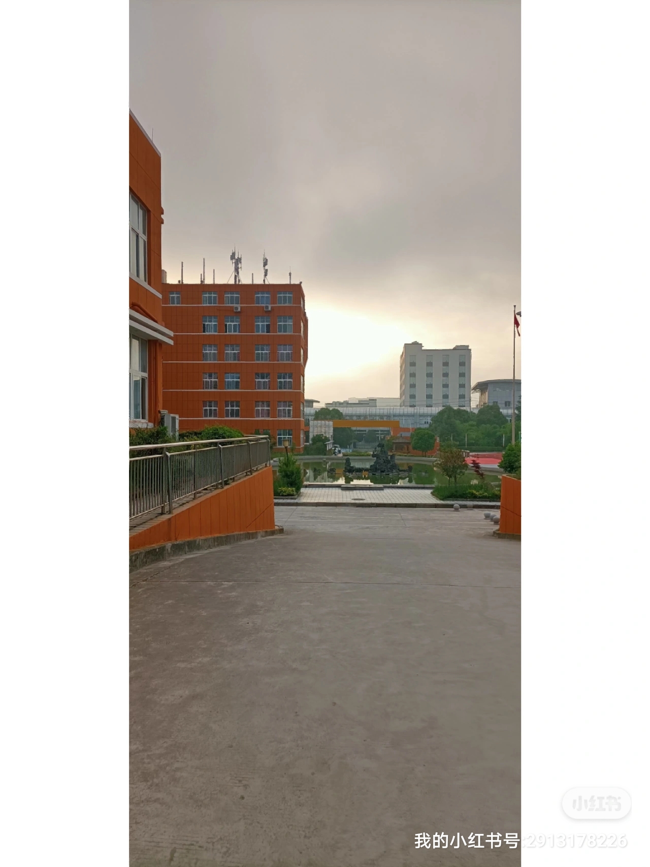 贵州工商职业学校校园环境